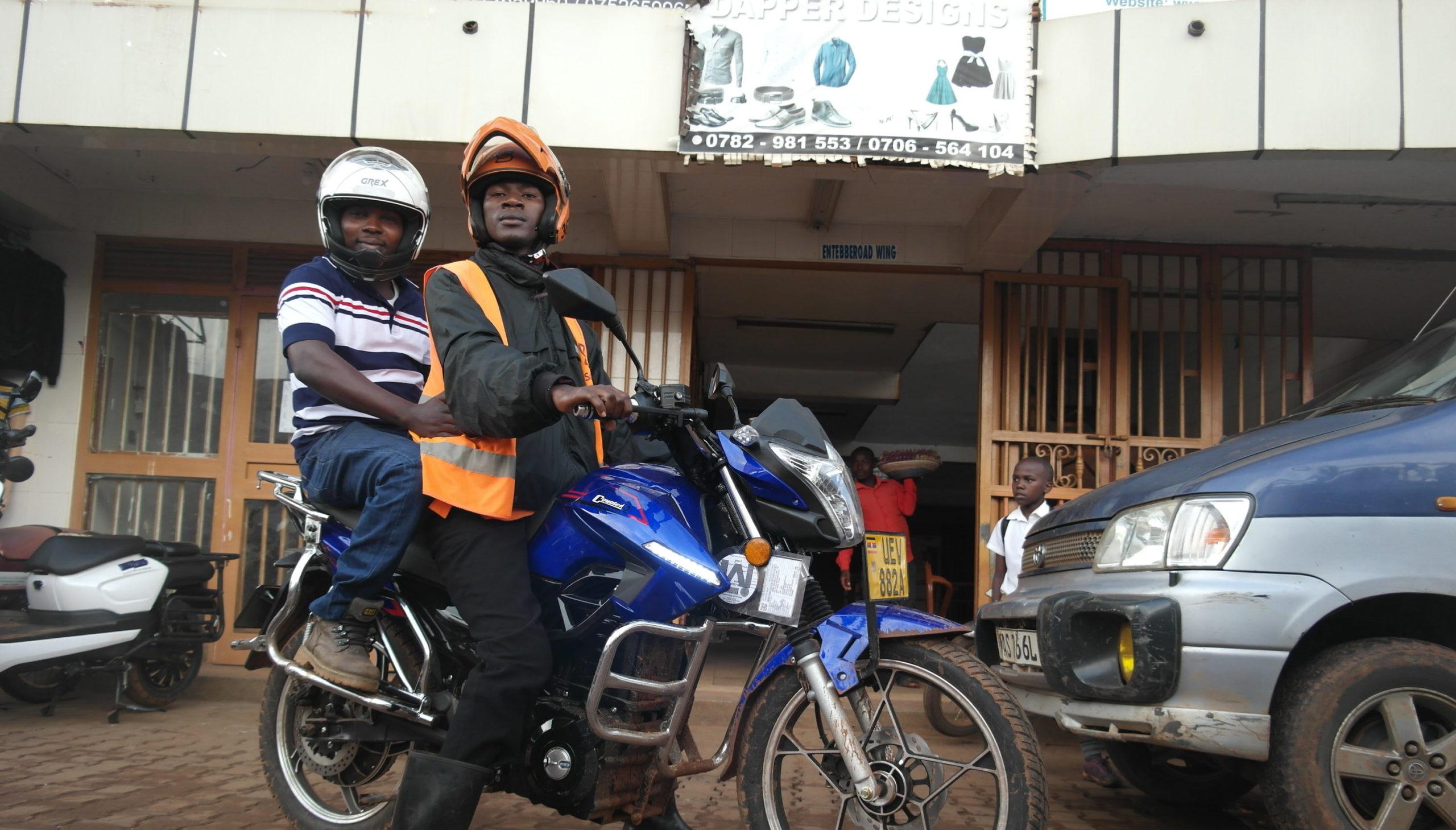 Ouganda : Une startup propose des motos-taxis alimentées en énergie solaire